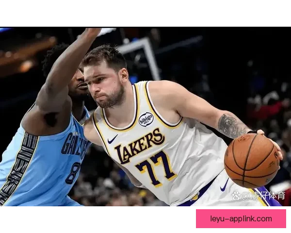 布朗力挺东契奇称其得分天赋与投篮手感堪称与生俱来的超级巨星